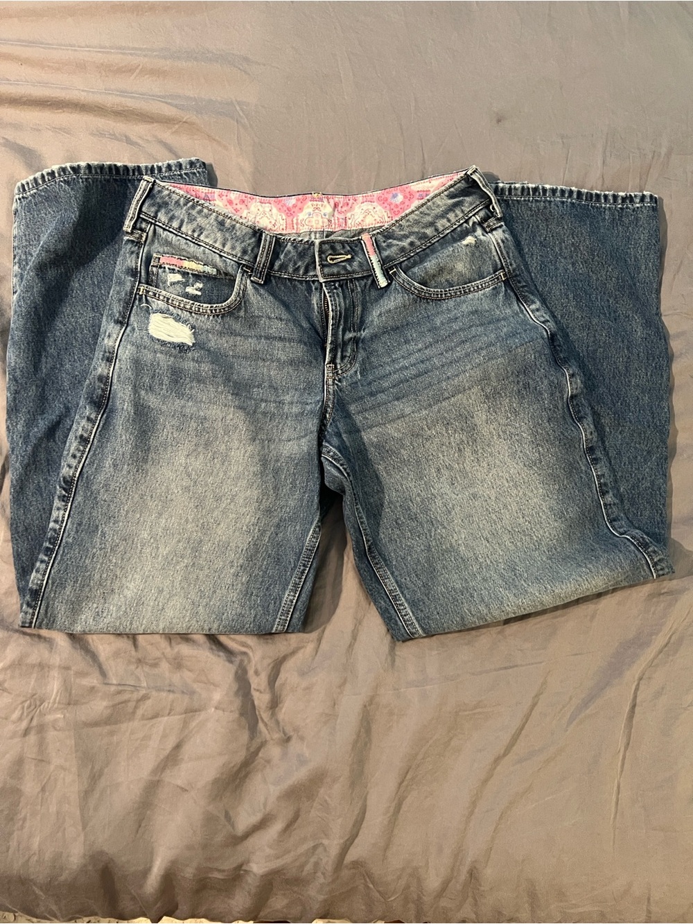 BRAND NEW -Hollister Women's Wide-Leg Jeans in Indigo Wash